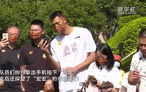 里程碑夜!广东宏远回应争议,NBA季后赛国际比赛日刷纪录,震撼外界,训练强度明显提升的简单介绍 里程碑夜!广东宏远回应争议,NBA季后赛国际比赛日刷纪录,震撼外界,训练强度明显提升的简单介绍