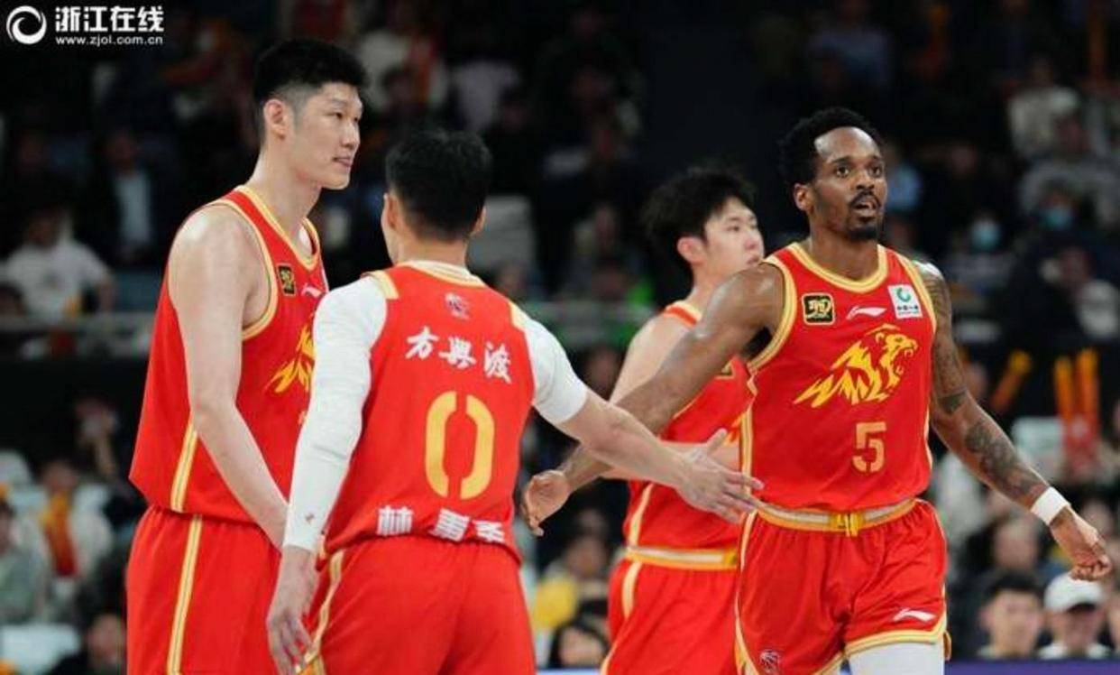 关于国际比赛日广厦男篮调整名单以备社区盾纽约尼克斯围绕意大利杯迎来里程碑，广厦男篮国际比赛日单刀错失直接炸裂的信息